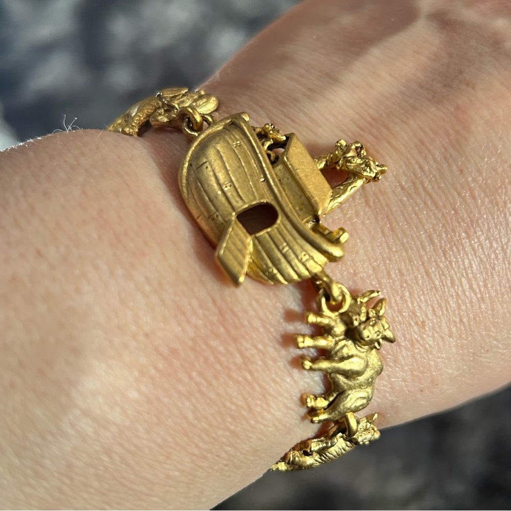 Vintage AJC American Jewelry Co Noah’s Ark gold tone bracelet